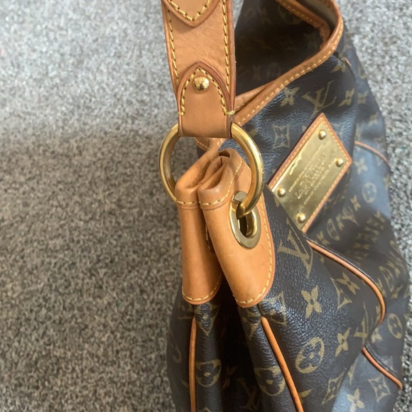 Authentic Louis Vuitton Galleria Pm!!! - Picture 5 of 10
